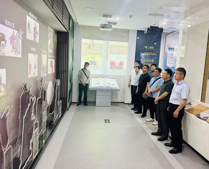 輕工供銷公司組織開展“廉潔鑄魂 清風筑企”廉潔警示教育活動