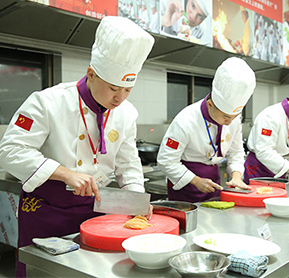 周而復(fù)始打工不如學(xué)廚藝換種活法