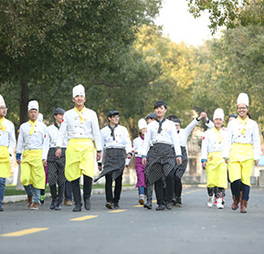 新東方五重就業(yè)保障打造最好的廚師培訓學校