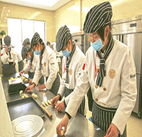 西點(diǎn)培訓(xùn)班  以技助就業(yè)防失業(yè)