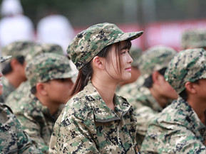 上海新東方開啟軍訓(xùn)新模式  學(xué)生們樂在其中