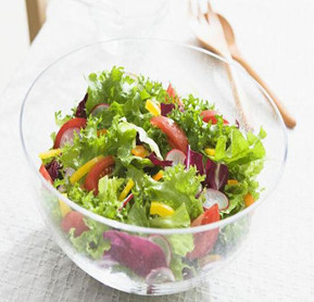 【秋季藥用菜品】促進(jìn)睡眠  芹菜洋蔥火腿沙拉