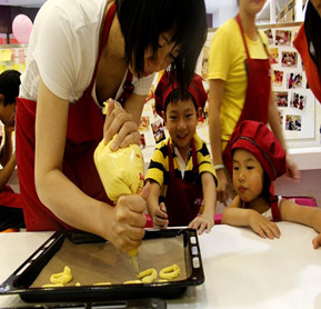 周末無聊  來新東方玩美食DIY