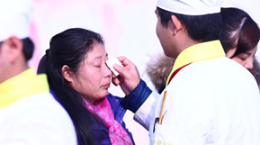 孝心教育：淚流家長(zhǎng)見(jiàn)面會(huì)