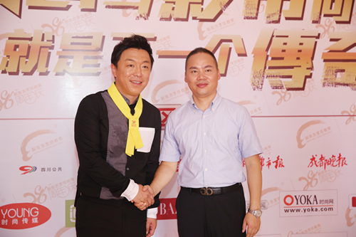 中國(guó)飯店協(xié)會(huì)副會(huì)長(zhǎng)、新華教育集團(tuán)常務(wù)副總裁許紹兵為新東方烹飪28周年校慶精彩致辭