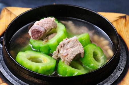 上海新東方——苦瓜排骨湯的做法
