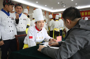 校園就業(yè)雙選會火熱現(xiàn)場直擊