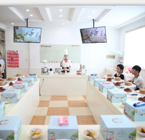 做蛋糕？你也能行！上海新東方蛋糕DIY體驗(yàn)課開堂