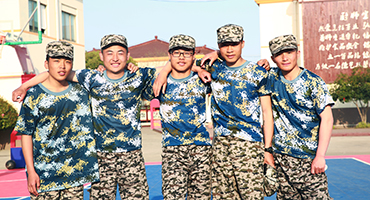 火熱開(kāi)學(xué)季 軍訓(xùn)正當(dāng)時(shí)