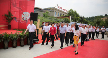 中國飯店協(xié)會韓明會長與影帝黃渤助力新東方烹飪30周年慶，五分鐘帶你盡賞五千年美食傳承