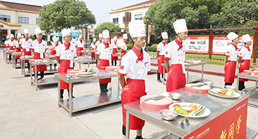 這些未來(lái)的小廚神今天炫了一手好技