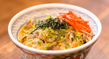 親子丼的做法——新東方烹飪學(xué)校