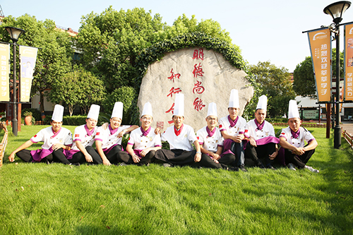 上海新東方烹飪學(xué)校2019春季預(yù)報(bào)名火熱進(jìn)行中！