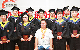 上海新東方西餐班畢業(yè)典禮，眾學子學成而歸