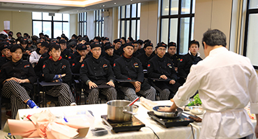 經(jīng)驗(yàn)就是財(cái)富 歡迎范文君大師蒞臨我校授課