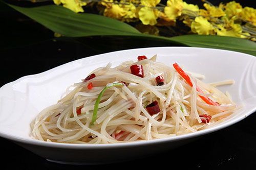 怎樣炒土豆絲最好吃?記住四個(gè)小妙招