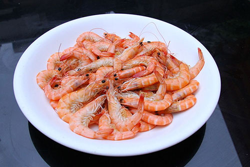 五步教你做出美味營(yíng)養(yǎng)清蒸蝦