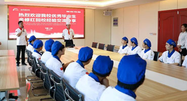 【他的成功 可以復(fù)制】我校成功學(xué)子余修紅返校分享成功經(jīng)驗