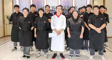 西餐主廚、外籍大師競(jìng)相來(lái)訪 選擇上海新東方 名師、學(xué)歷觸手可及