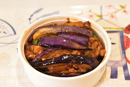 醬爆茄子烹飪6技巧，拒絕油膩，告別糊爛不入味