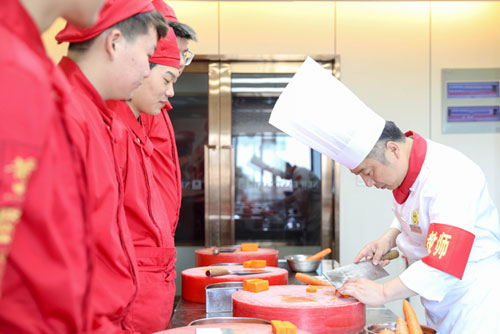 學(xué)廚師怎么選好學(xué)校