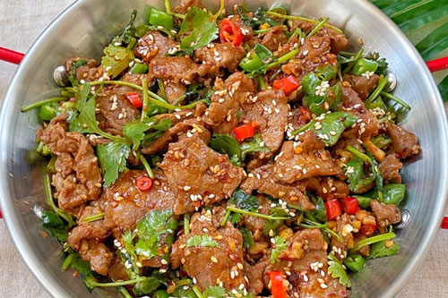 香菜拌牛肉的做法——新東方烹飪教育