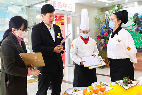 想學(xué)廚師怎么選靠譜的學(xué)校？