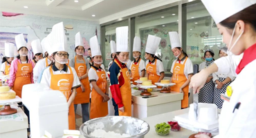 初中畢業(yè)上職校，不應(yīng)是你不得已的選擇