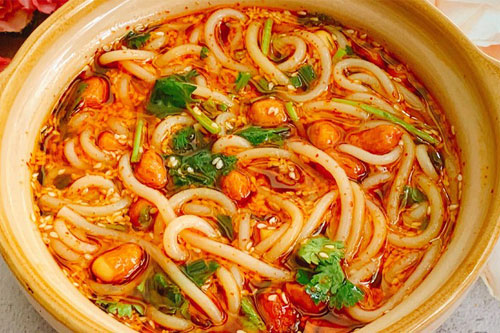 酸湯米線的做法——新東方烹飪教育