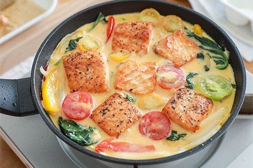 蔬菜三文魚烘蛋的做法——新東方烹飪教育