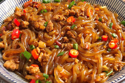 肉末燉粉條的做法——新東方烹飪教育