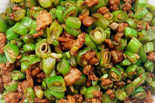 豆角炒肉的做法——新東方烹飪教育