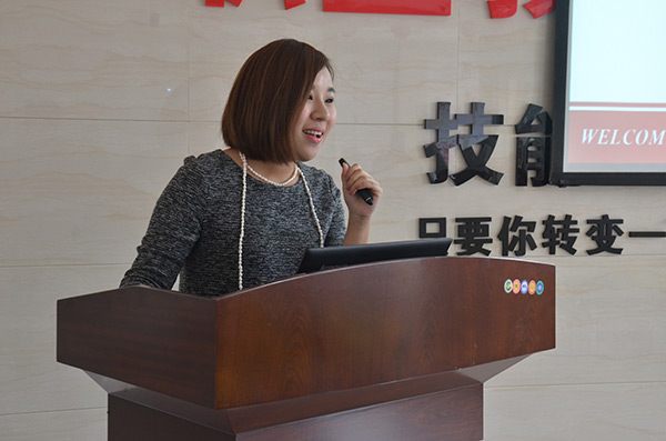 查厘士招聘經(jīng)理向同學(xué)們分享經(jīng)驗(yàn)